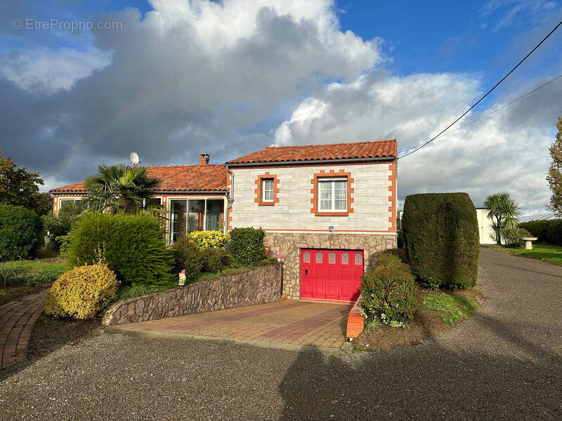 Maison à CHAILLE-SOUS-LES-ORMEAUX