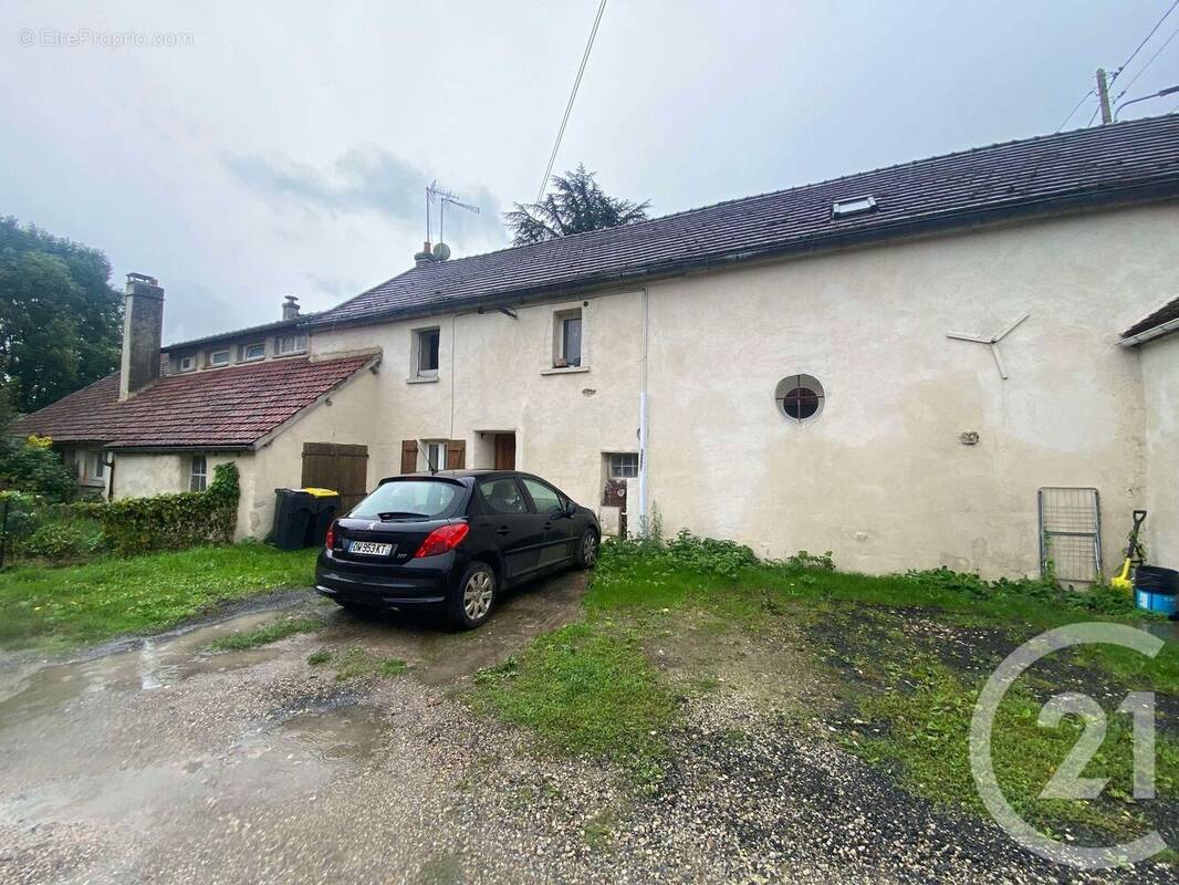 Appartement à VER-SUR-LAUNETTE