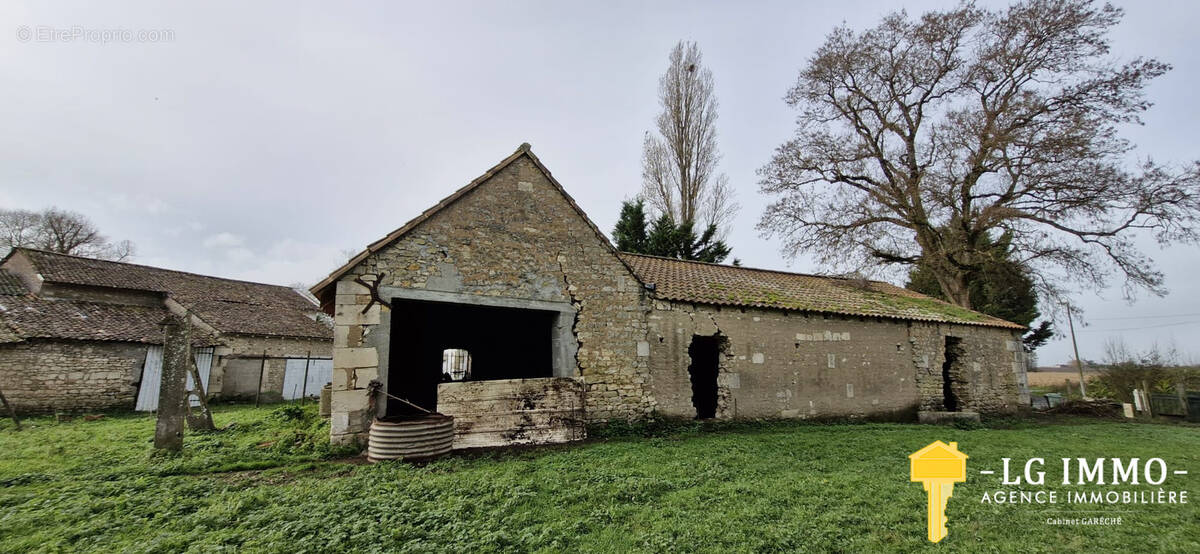 Autre à CHENAC-SAINT-SEURIN-D&#039;UZET