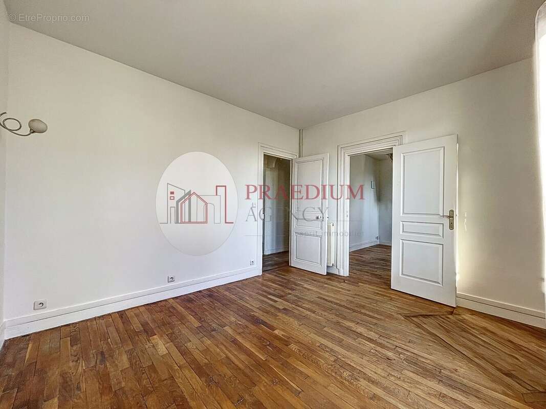 Appartement à ISSY-LES-MOULINEAUX