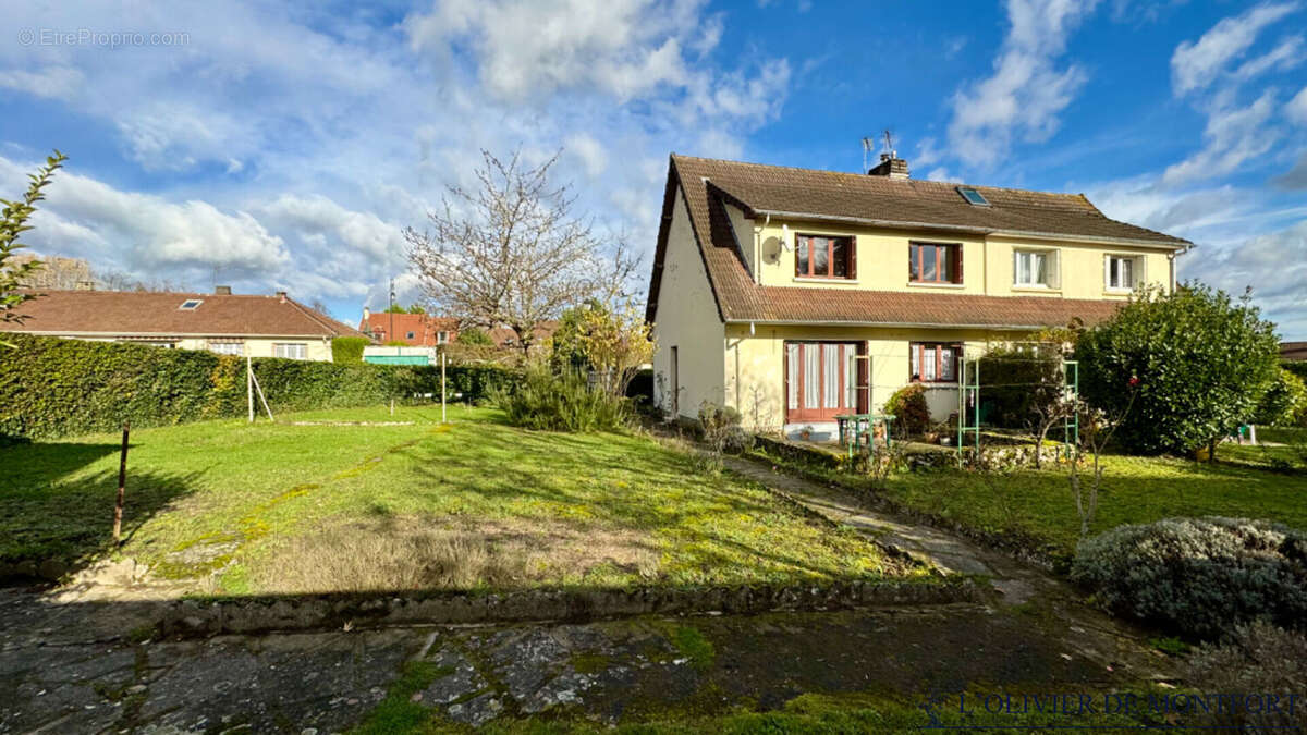 Maison à MONTFORT-L&#039;AMAURY