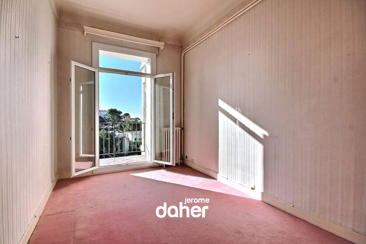 Appartement à MARSEILLE-7E