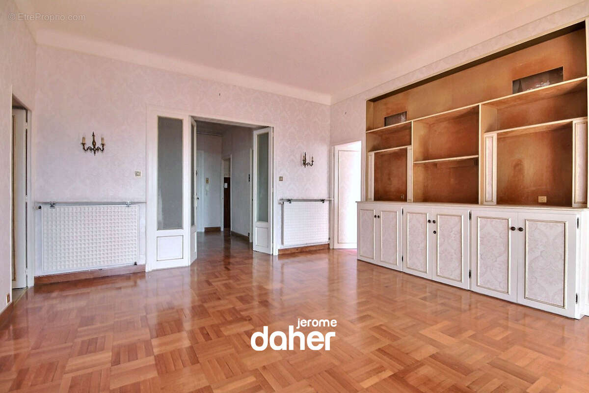 Appartement à MARSEILLE-7E