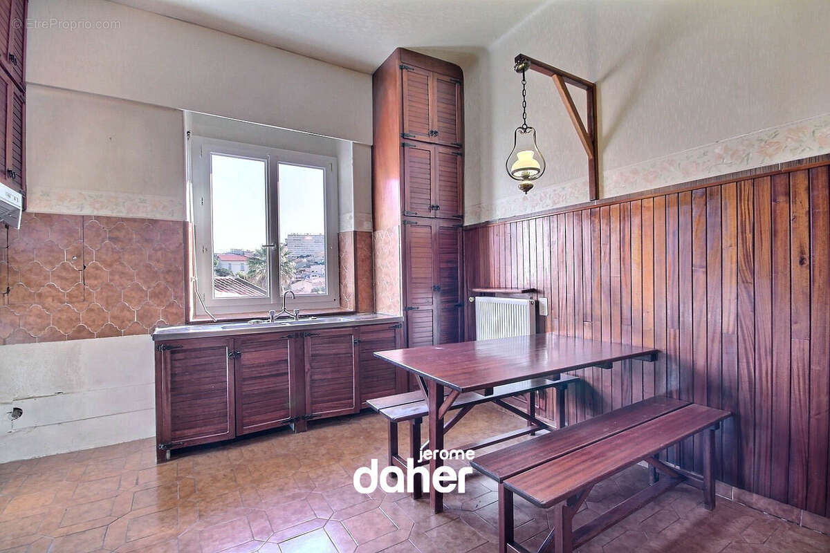 Appartement à MARSEILLE-7E