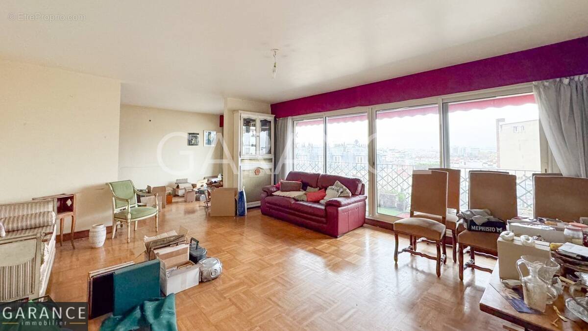 Appartement à PARIS-14E