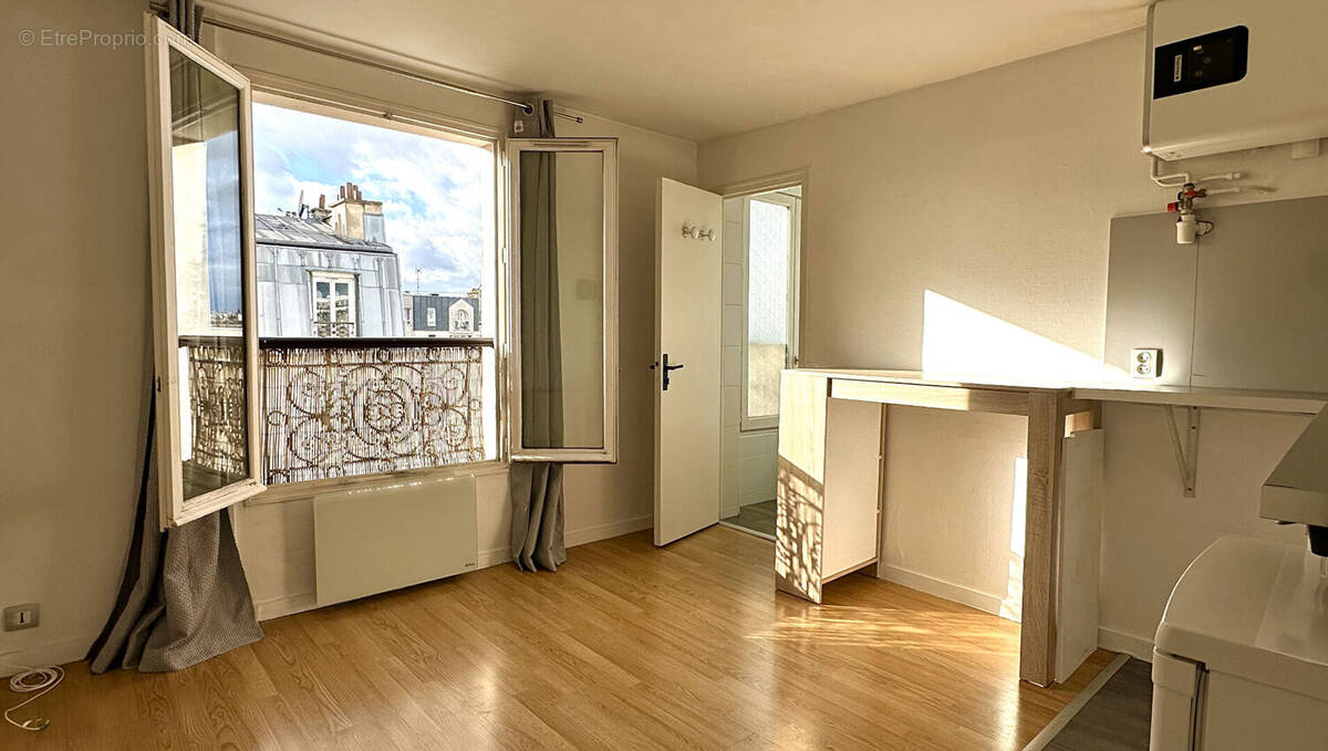 Appartement à PARIS-10E