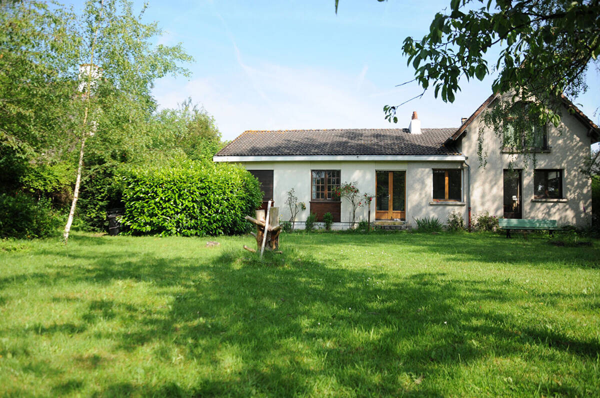 Maison à SAINT-LEGER-EN-YVELINES