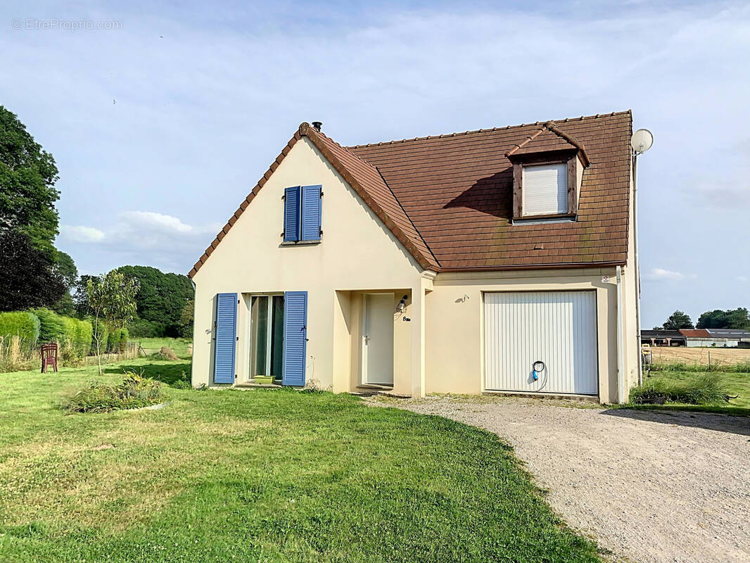 Maison à ESTREES-LES-CRECY