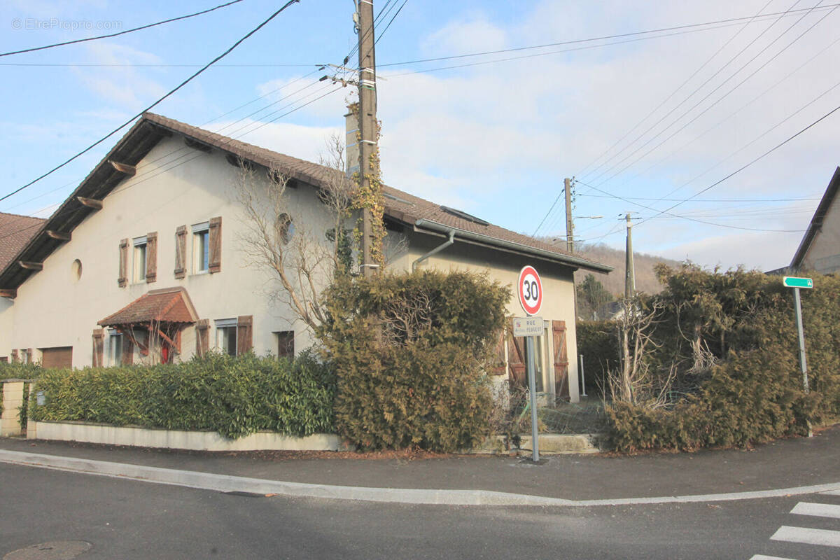 Maison à PONT-DE-ROIDE