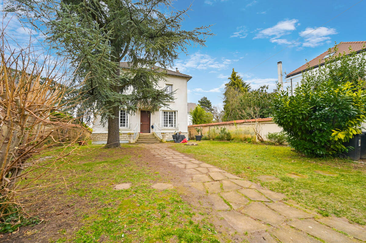 Maison à SAINT-MAUR-DES-FOSSES