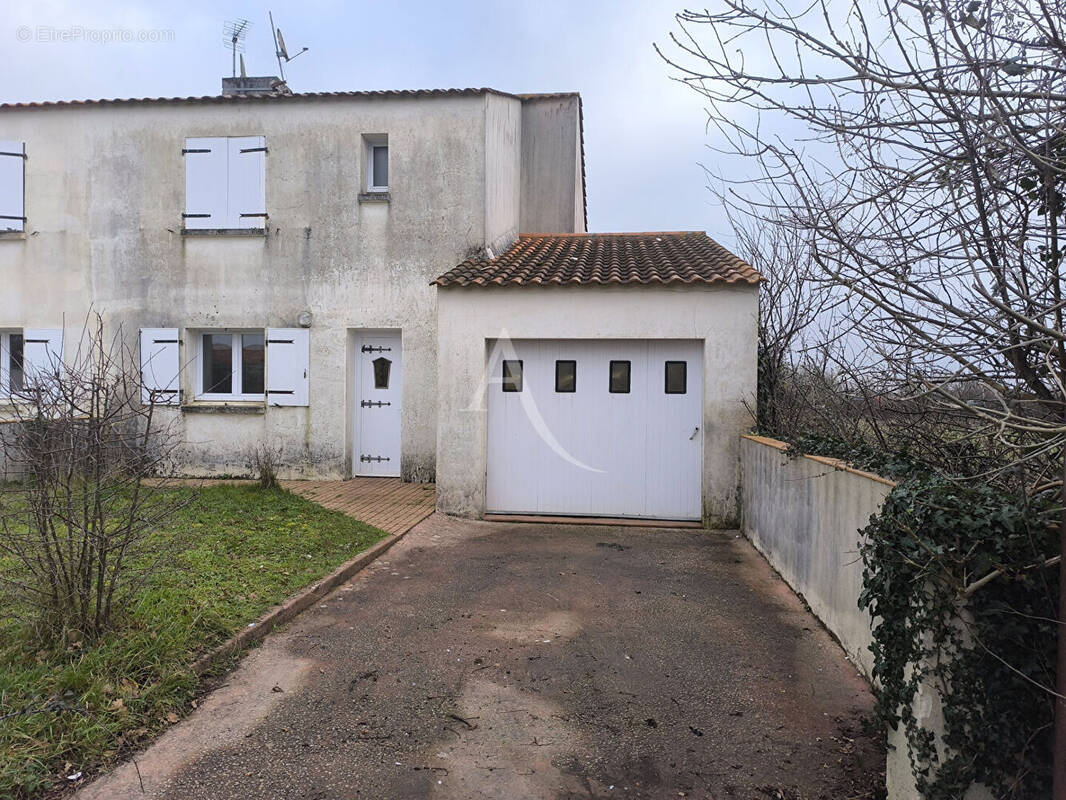 Maison à TALMONT-SAINT-HILAIRE