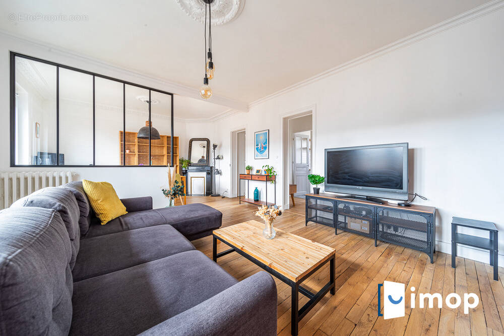 Appartement à LEVALLOIS-PERRET