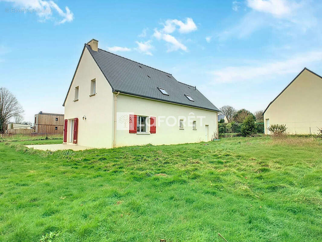 Maison à GUIGNEN