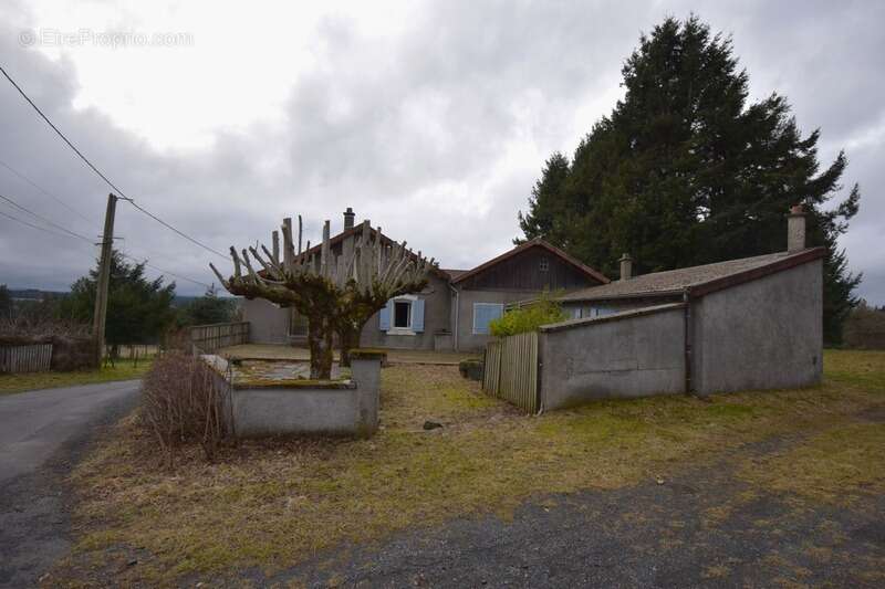 Maison à SAINT-AGREVE