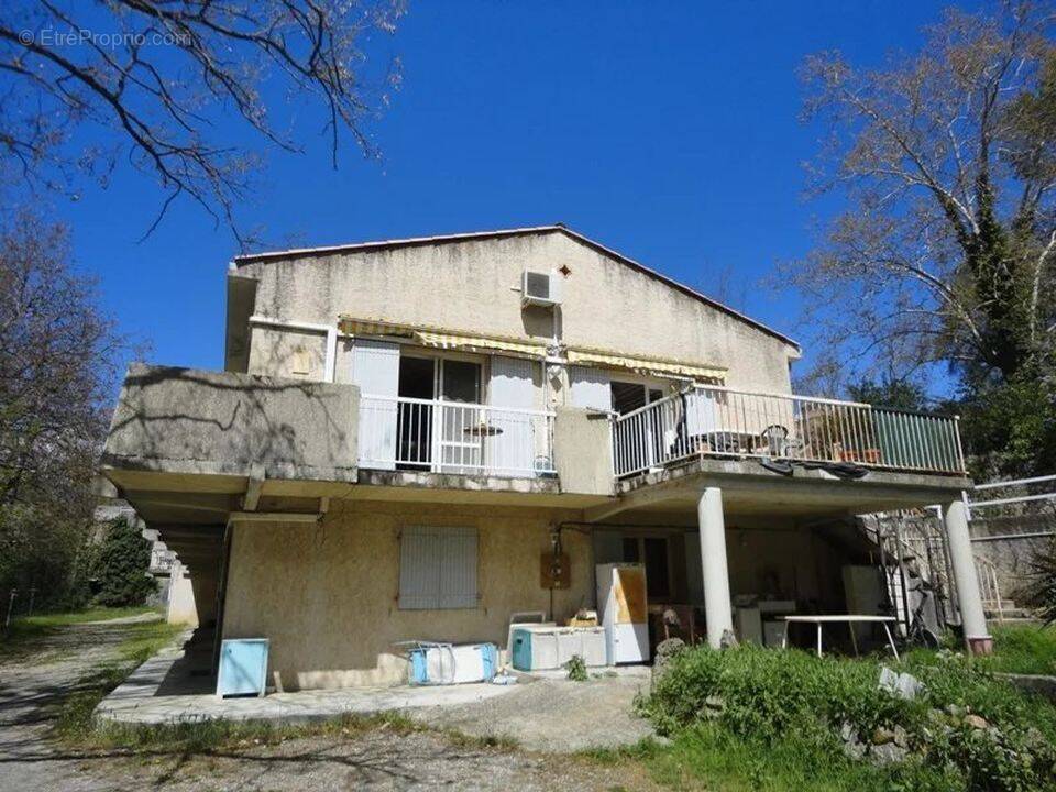 Appartement à GREOUX-LES-BAINS