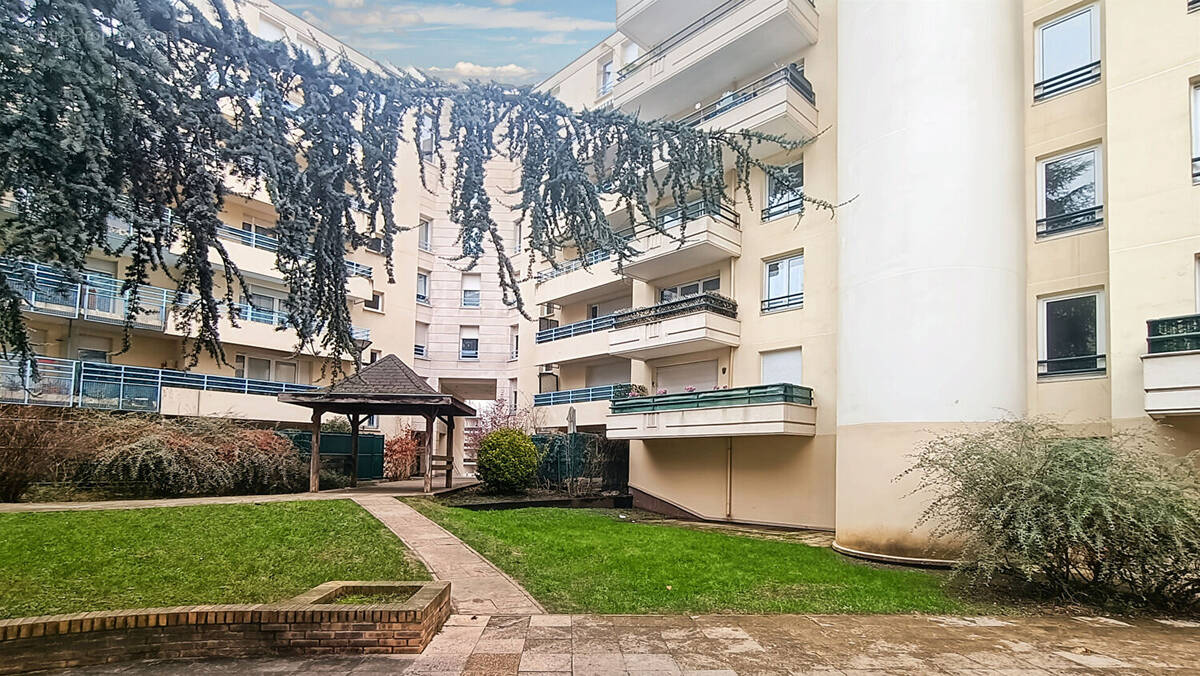 Appartement à ROSNY-SOUS-BOIS