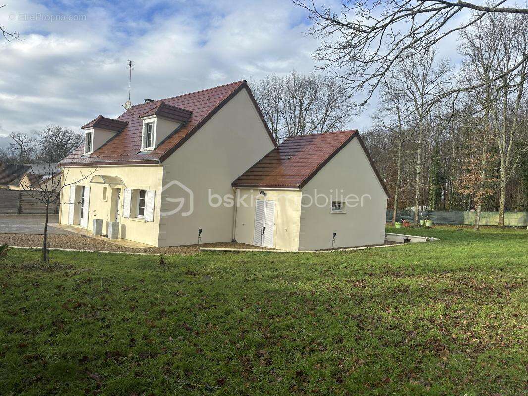 Maison à VULAINES-SUR-SEINE