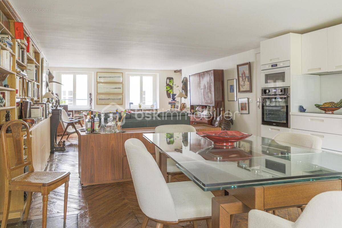 Appartement à PARIS-7E