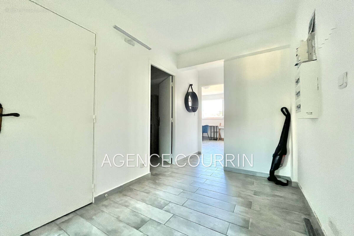 Appartement à VALLAURIS