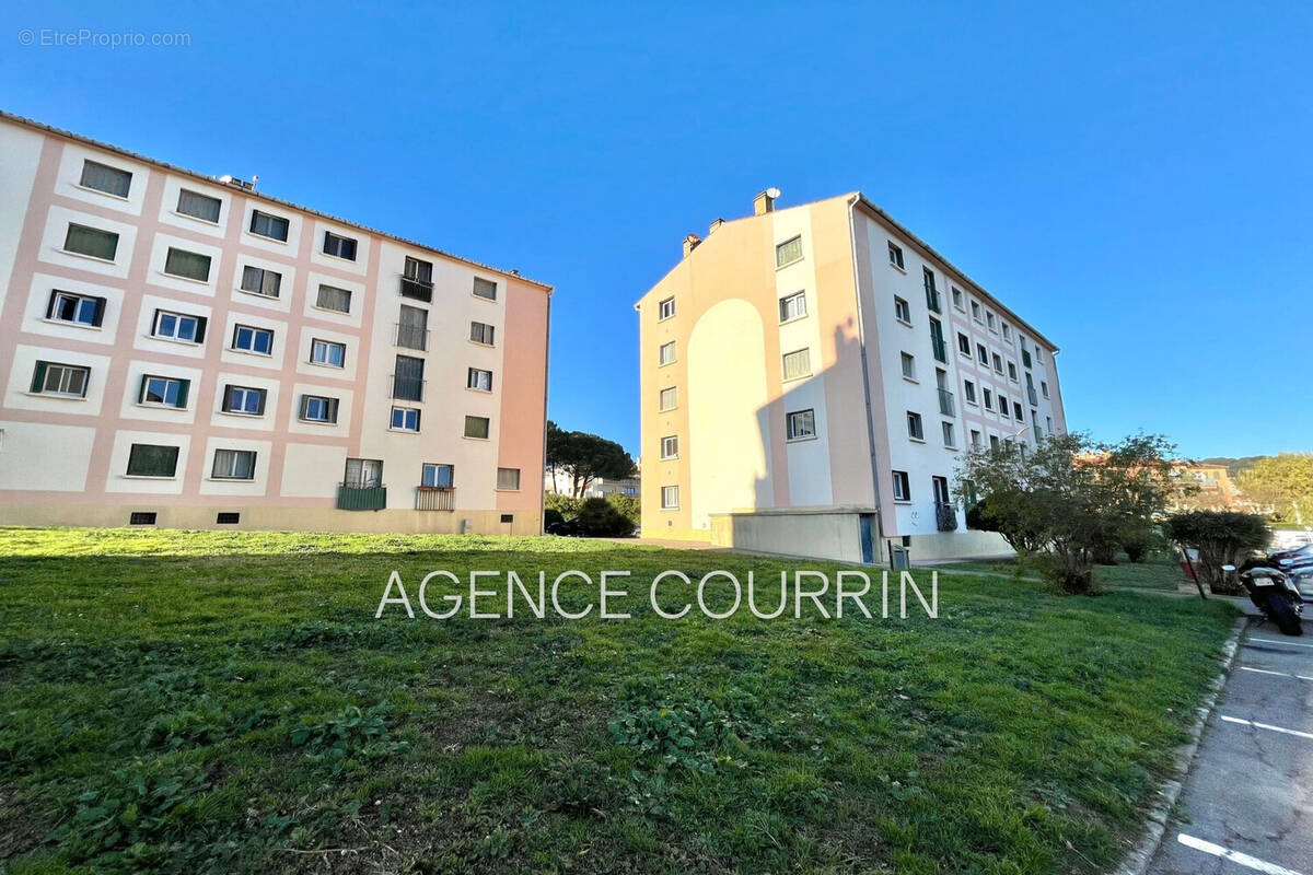 Appartement à VALLAURIS