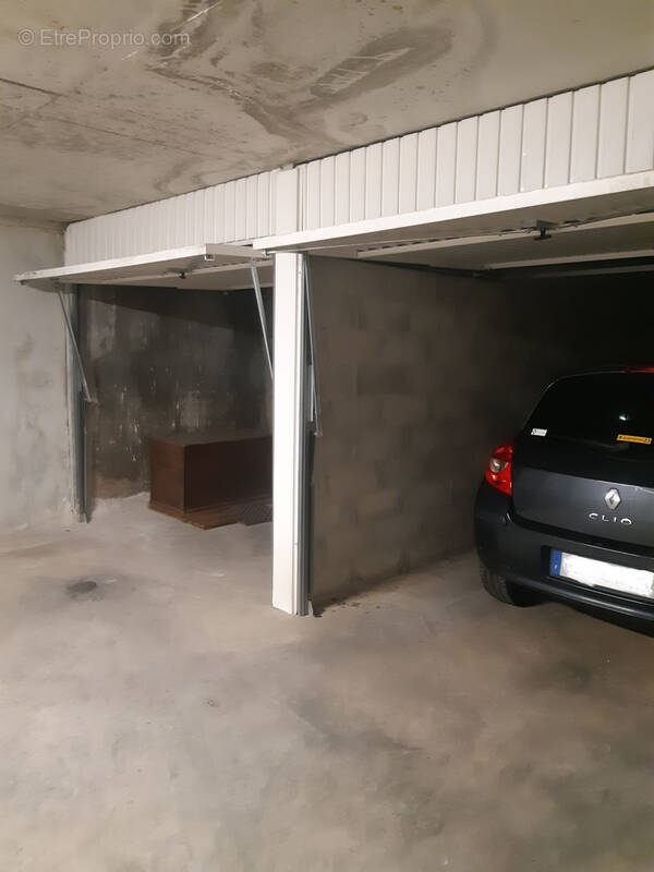 Parking à HYERES