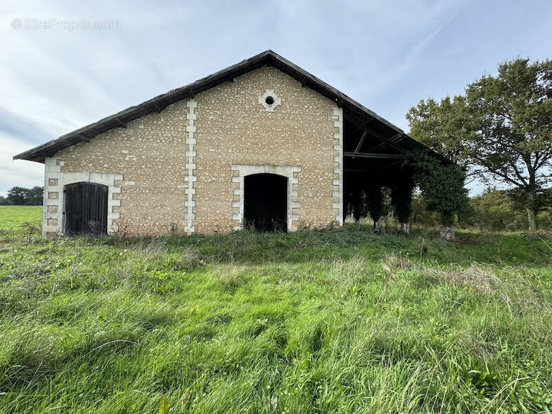 Autre à MONTGUYON