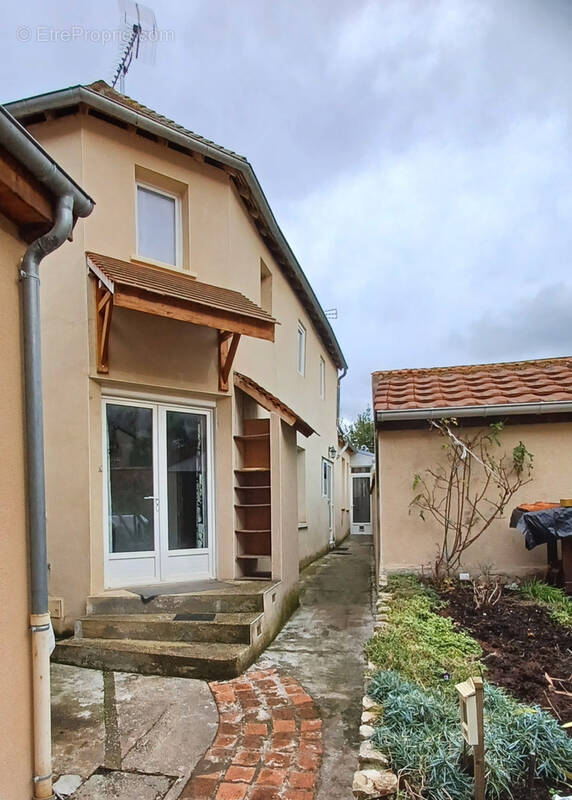 Maison à SAINT-MENOUX