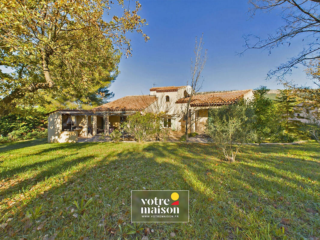 Maison à CHATEAUNEUF-LE-ROUGE