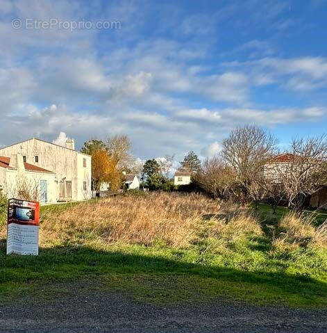 Terrain à LA GUERINIERE