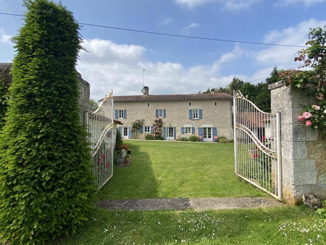 Maison à MAREUIL