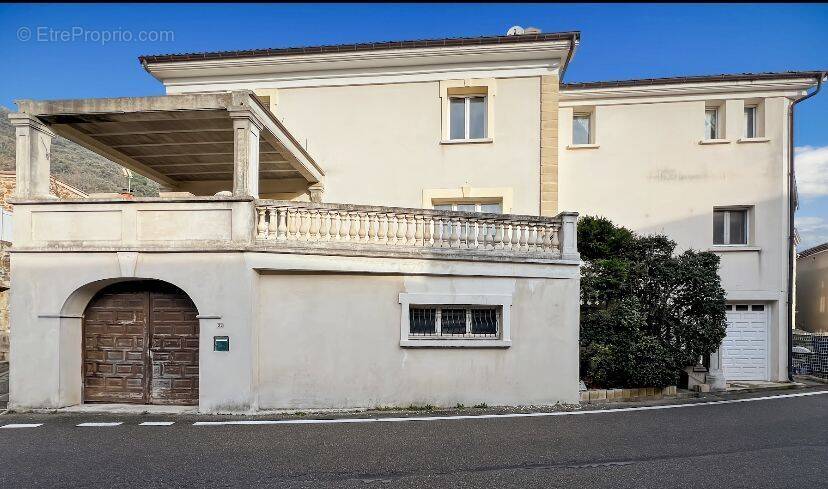 Maison à SAINT-GEORGES-LES-BAINS