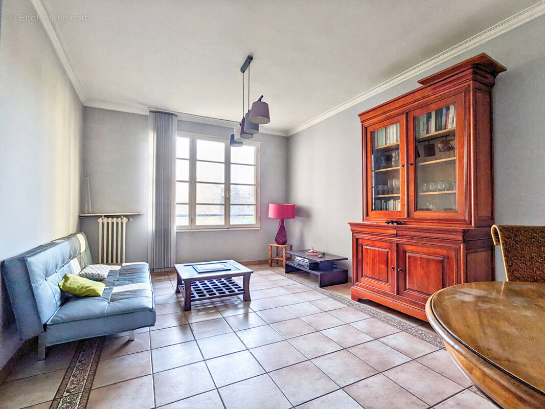 Appartement à LA GARENNE-COLOMBES