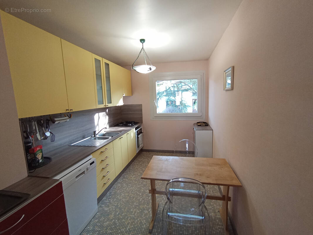 Appartement à BURES-SUR-YVETTE