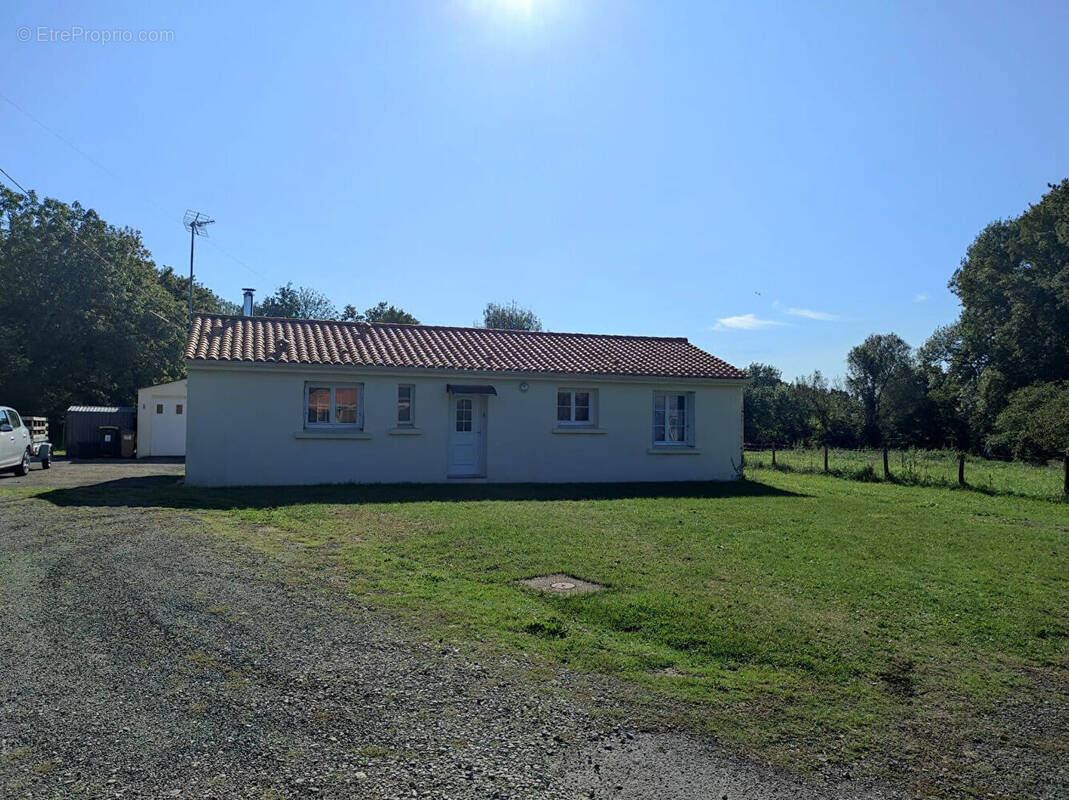 Maison à SAINTE-FLAIVE-DES-LOUPS