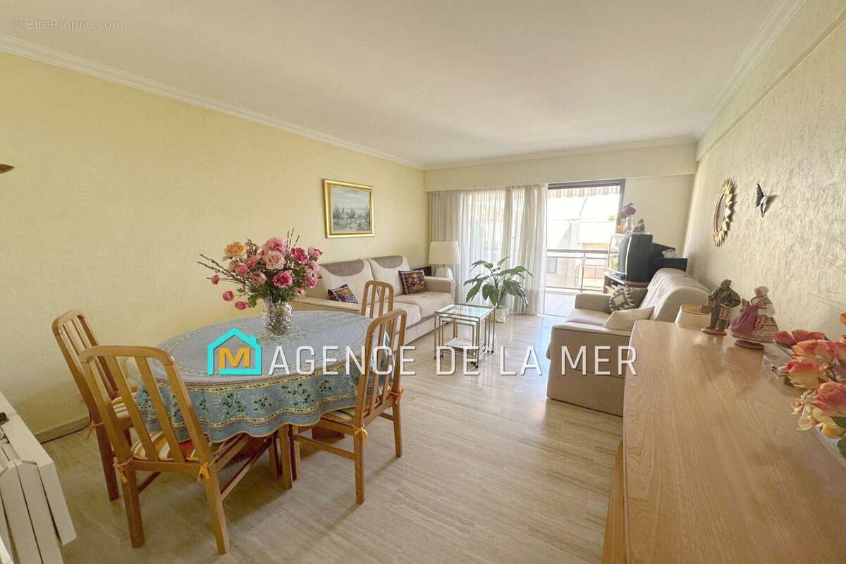 Appartement à MANDELIEU-LA-NAPOULE