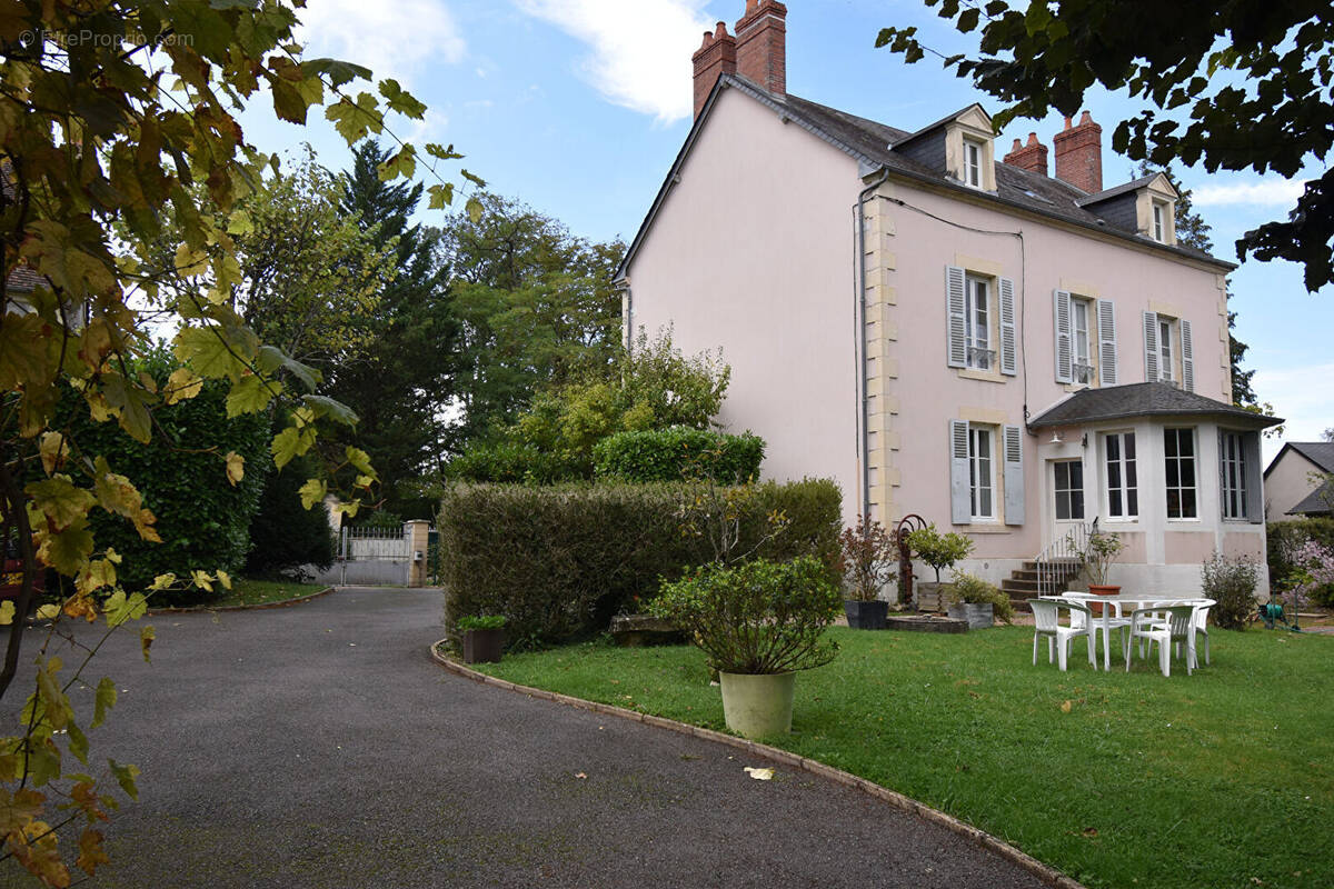 Maison à POUGUES-LES-EAUX