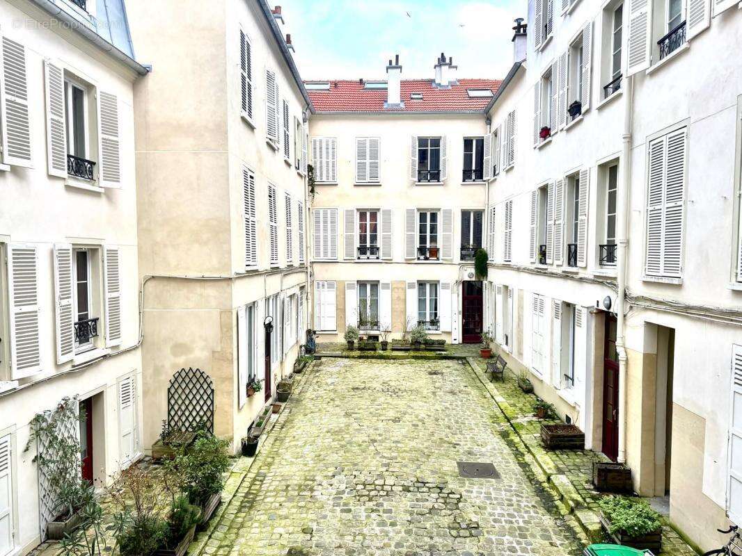 Appartement à PARIS-18E