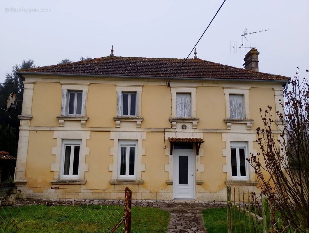 Maison à JONZAC