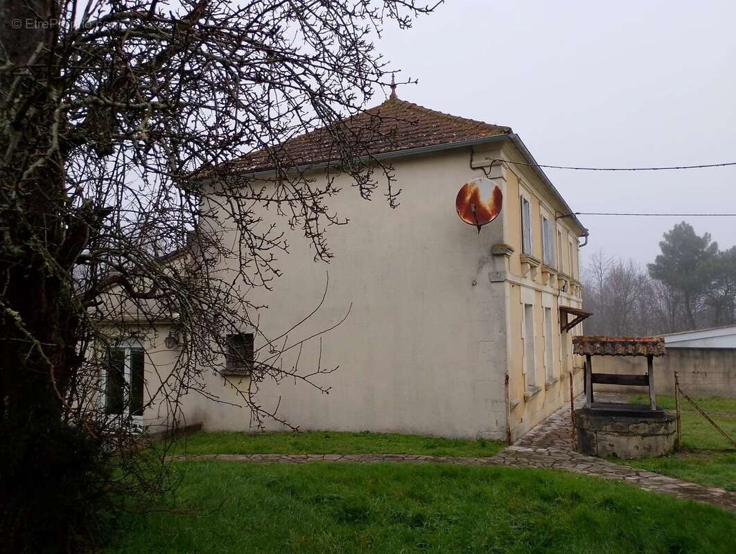 Maison à JONZAC