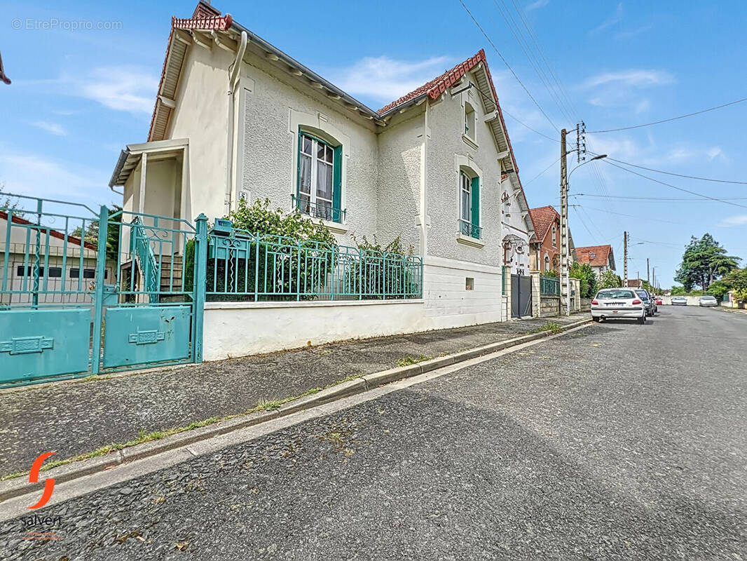 Maison à MONTLUCON