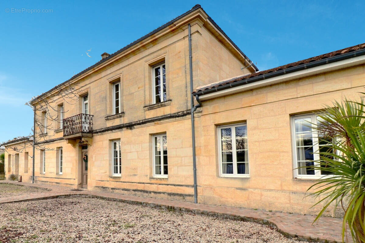 Maison à AMBARES-ET-LAGRAVE