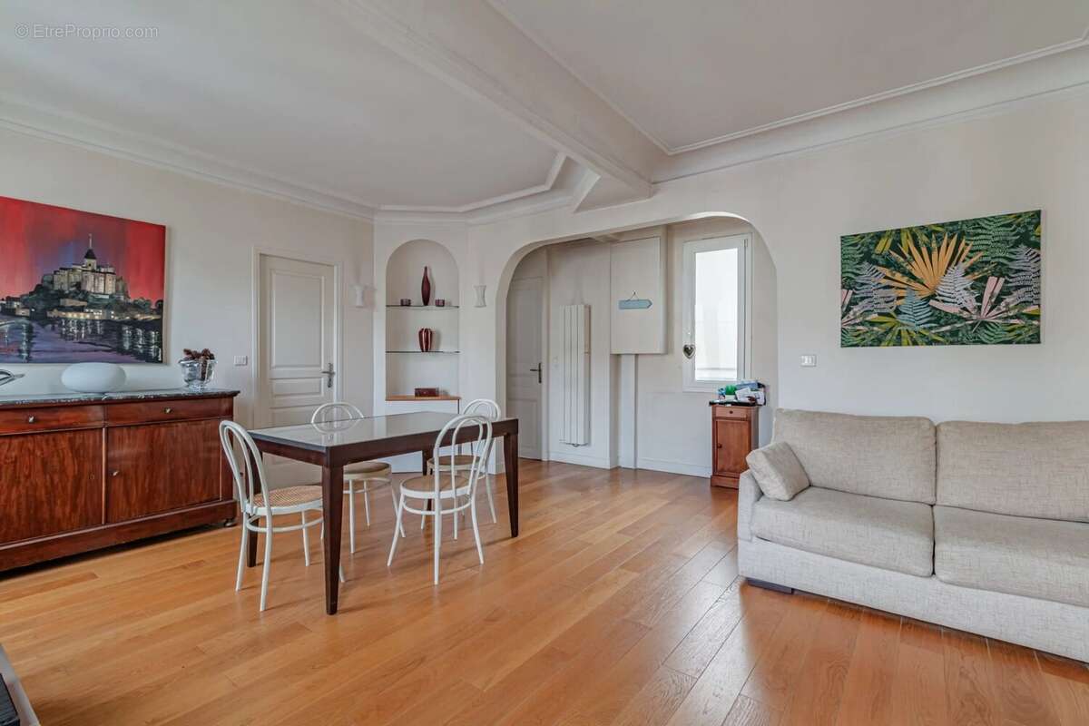 Appartement à LEVALLOIS-PERRET