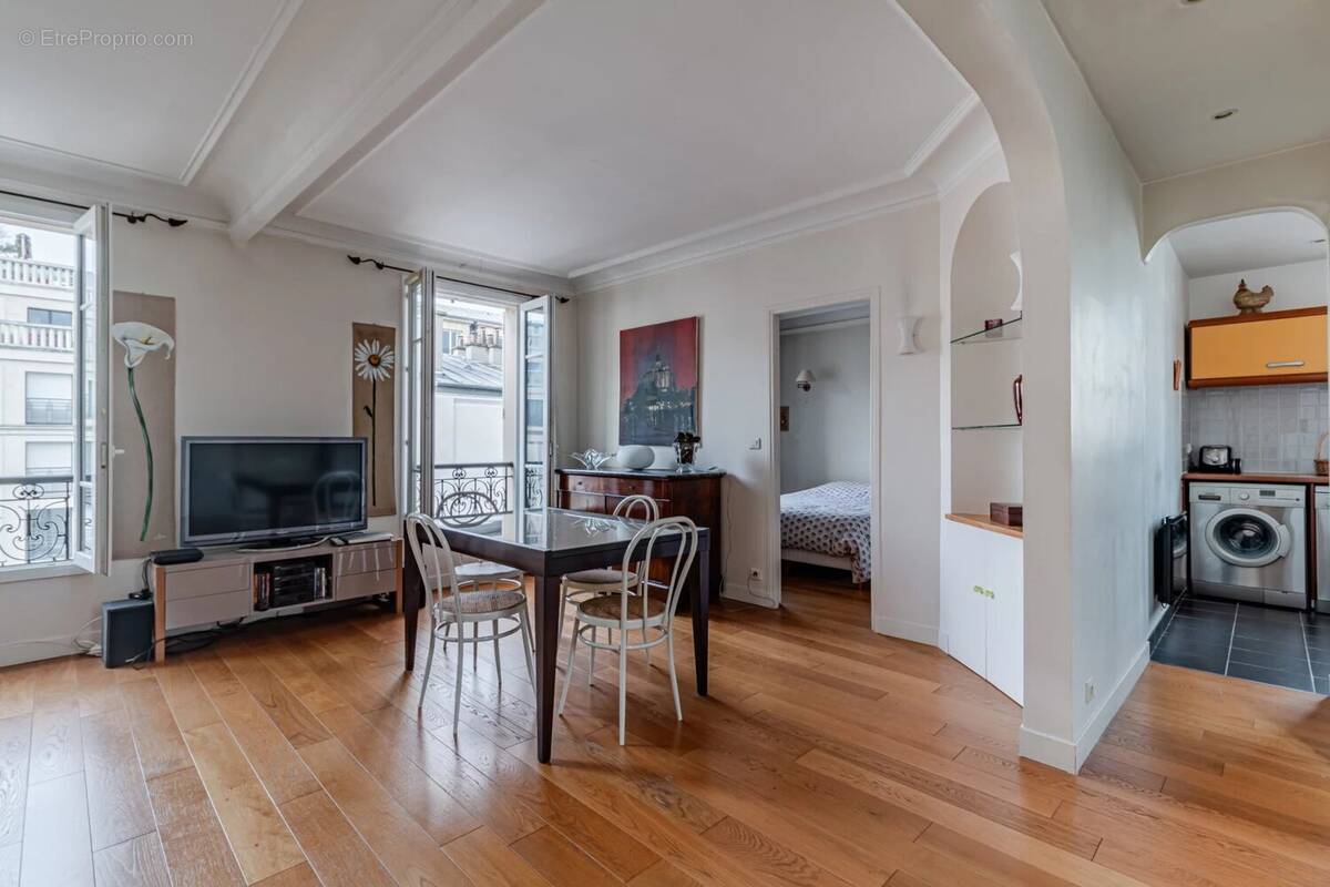 Appartement à LEVALLOIS-PERRET