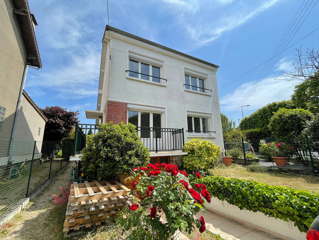 Maison à SARTROUVILLE