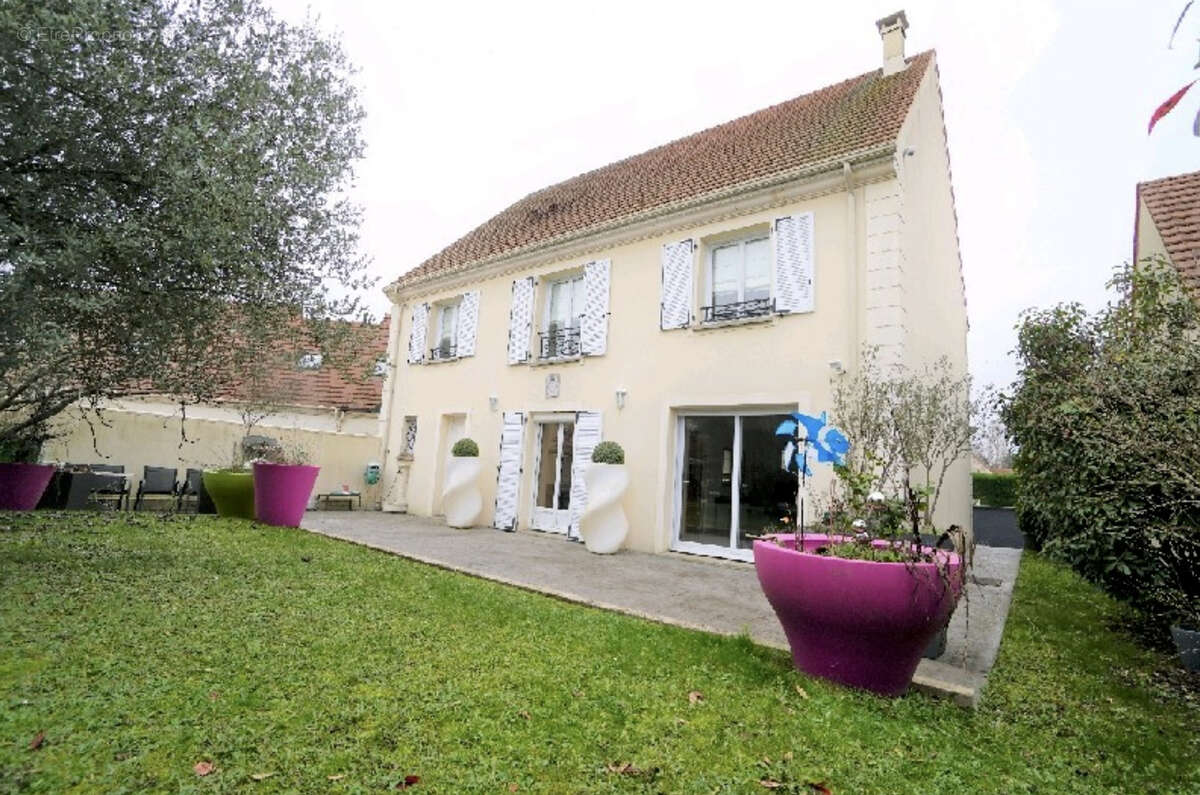 Maison à CLAYE-SOUILLY