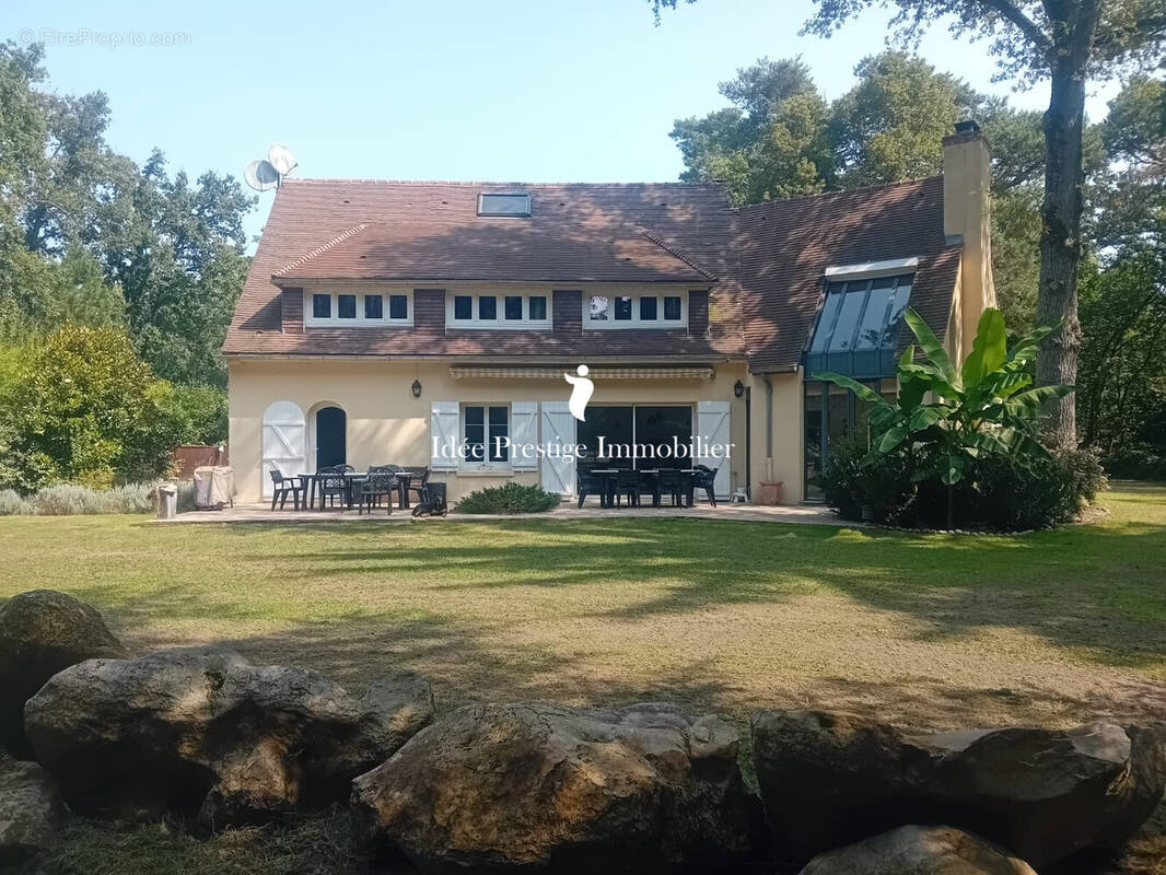 Maison à FONTAINEBLEAU