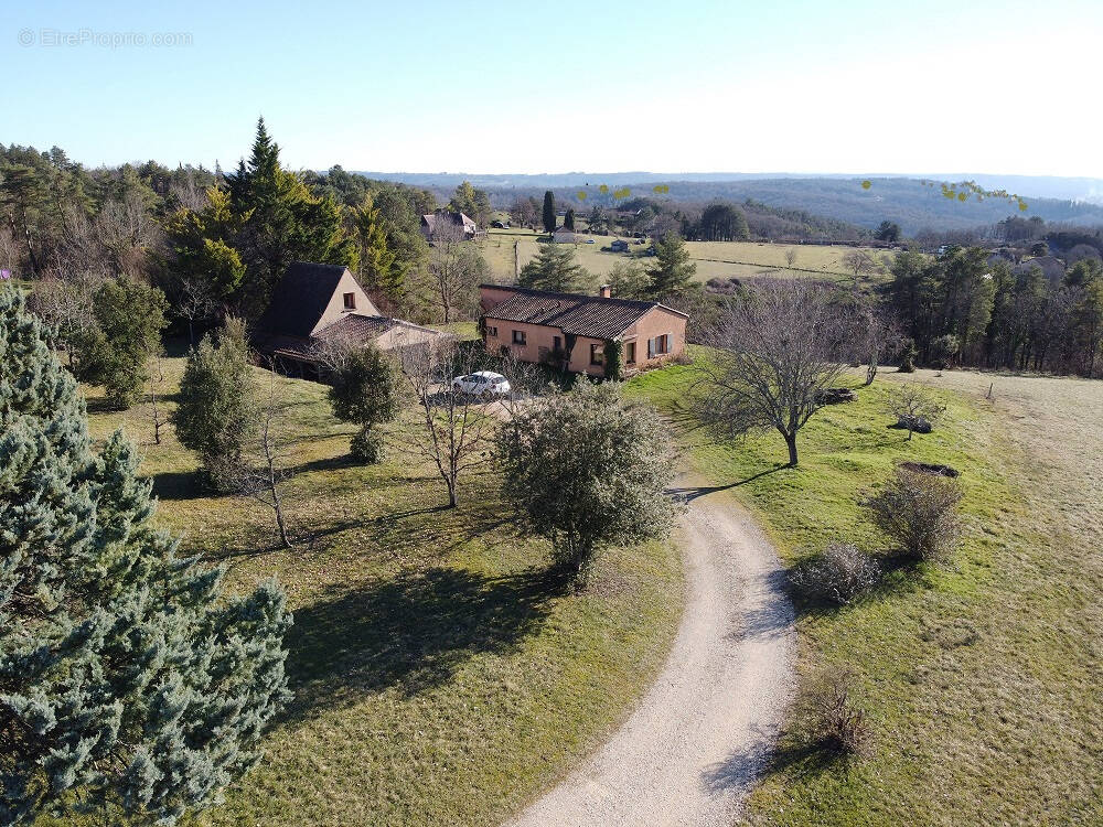 Maison à ROUFFIGNAC-SAINT-CERNIN-DE-REILHAC