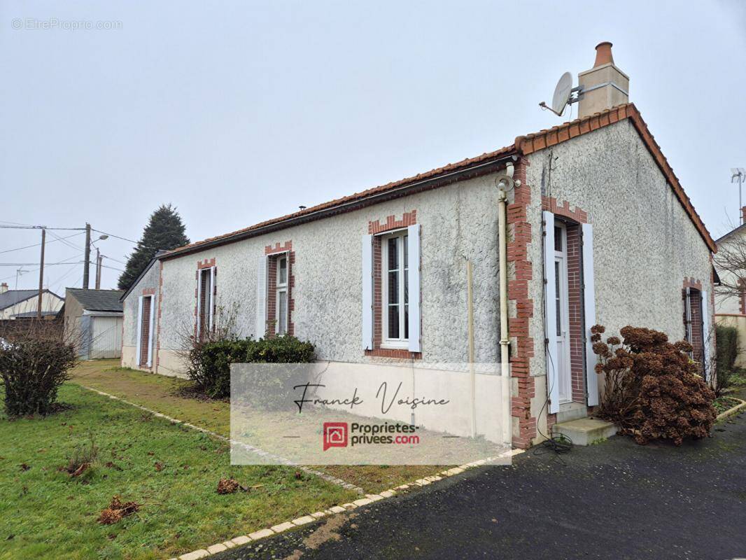 Maison à LES HERBIERS