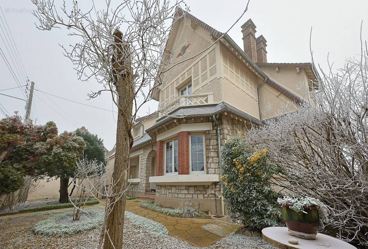 Maison à MONTEREAU-FAULT-YONNE