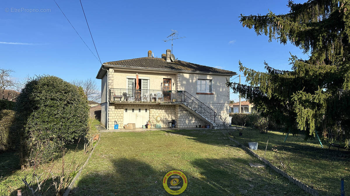 Maison à AIGUILLON